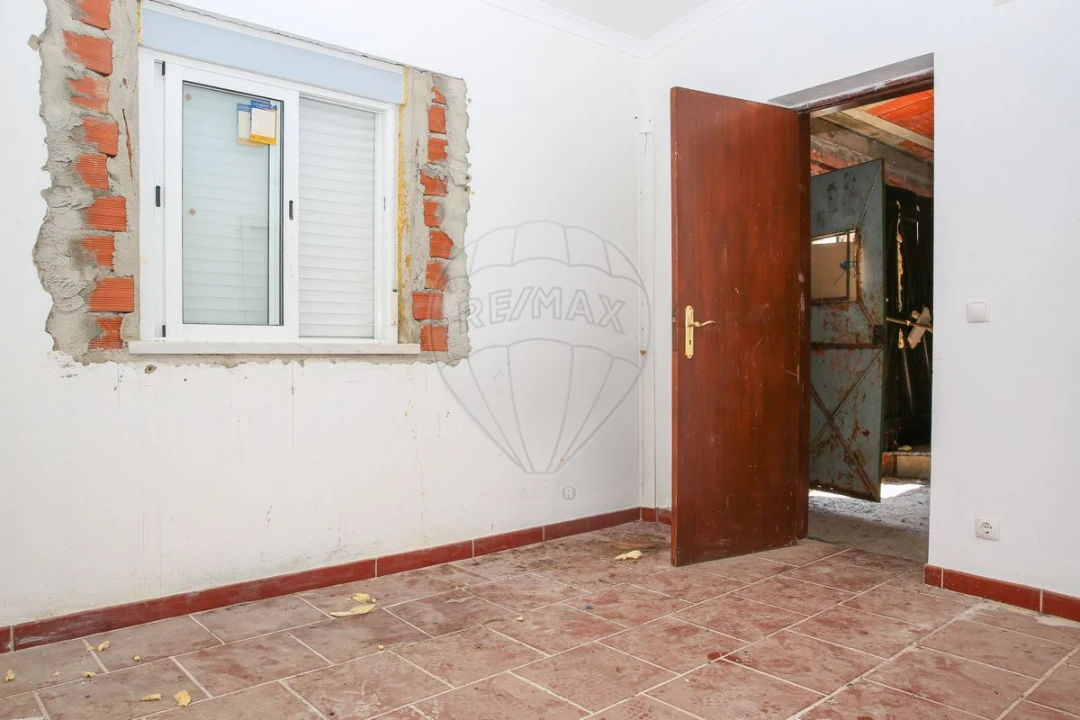 Terreno para Venda em Aveiras de Baixo Foto 18