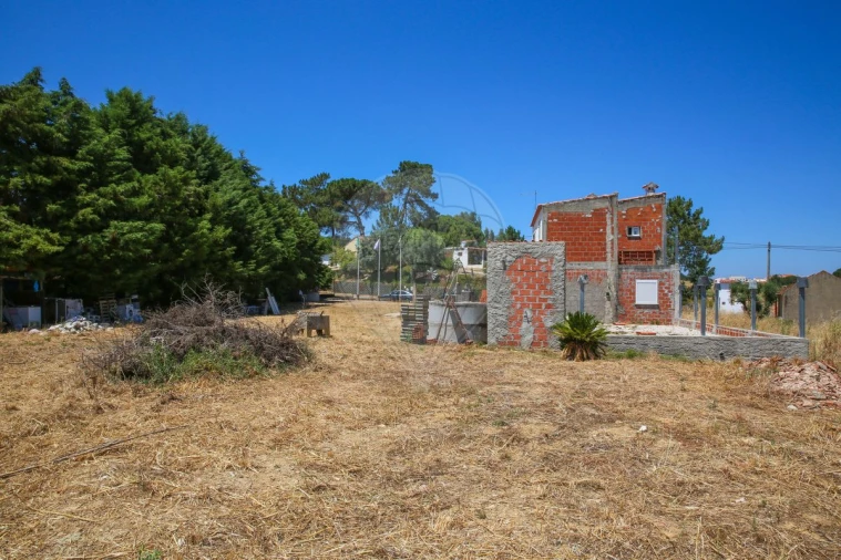 Terreno para Venda em Aveiras de Baixo Foto 9