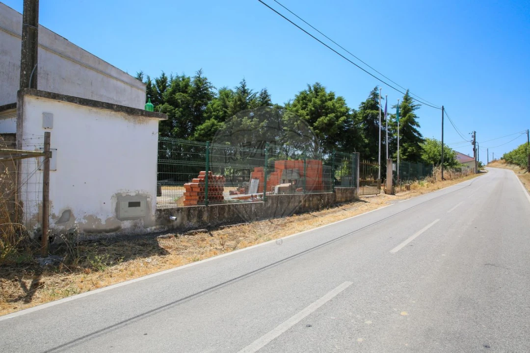 Terreno para Venda em Aveiras de Baixo Foto 23