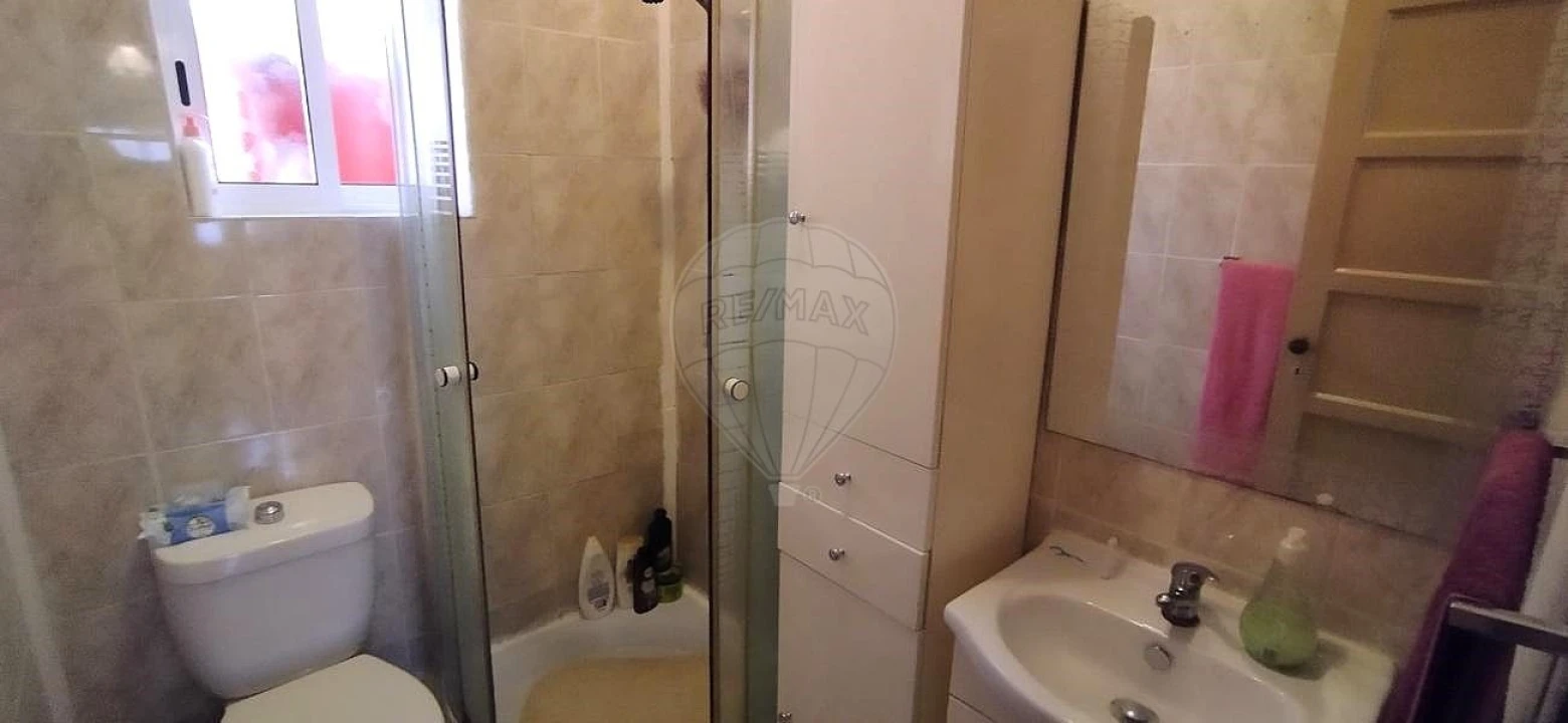 Moradia T6 para Venda em Laranjeiro e Feijó Foto 19