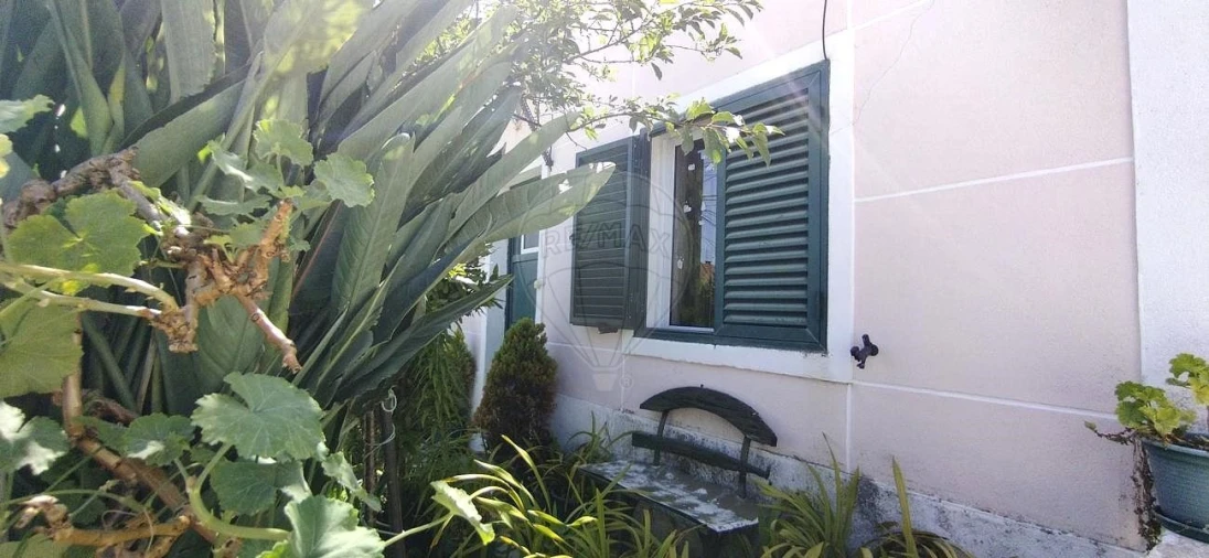 Moradia T6 para Venda em Laranjeiro e Feijó Foto 3