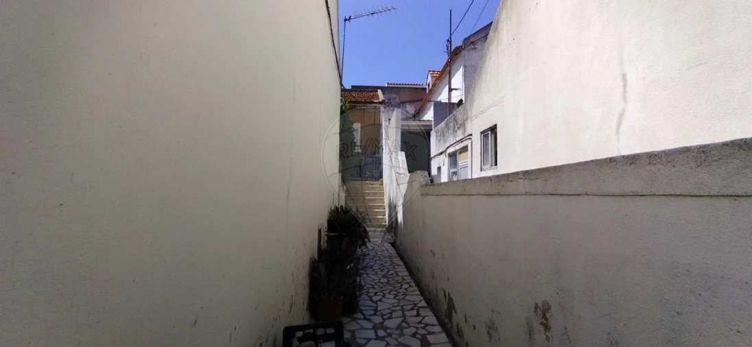 Moradia T6 para Venda em Laranjeiro e Feijó Foto 13