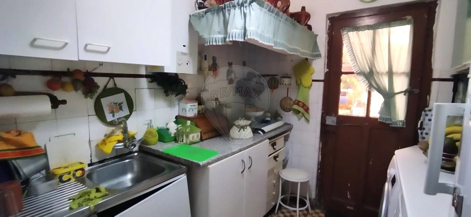 Moradia T6 para Venda em Laranjeiro e Feijó Foto 24