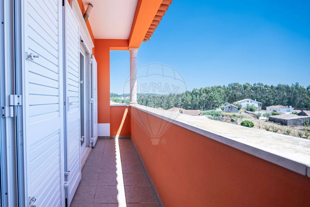 Moradia T4 para Venda em A dos Francos Foto 4