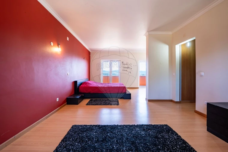 Moradia T4 para Venda em A dos Francos Foto 2