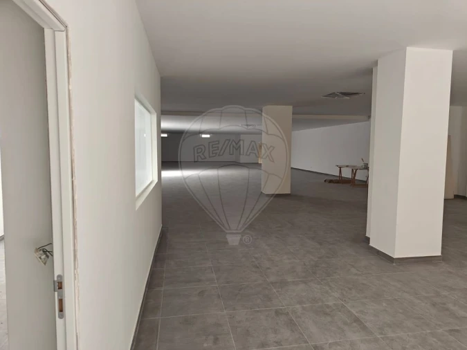 Loja para Venda em Alvalade Foto 8