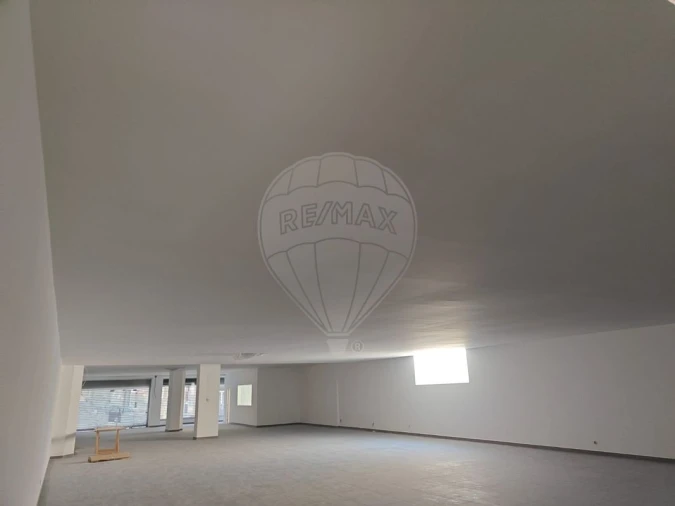 Loja para Venda em Alvalade Foto 6