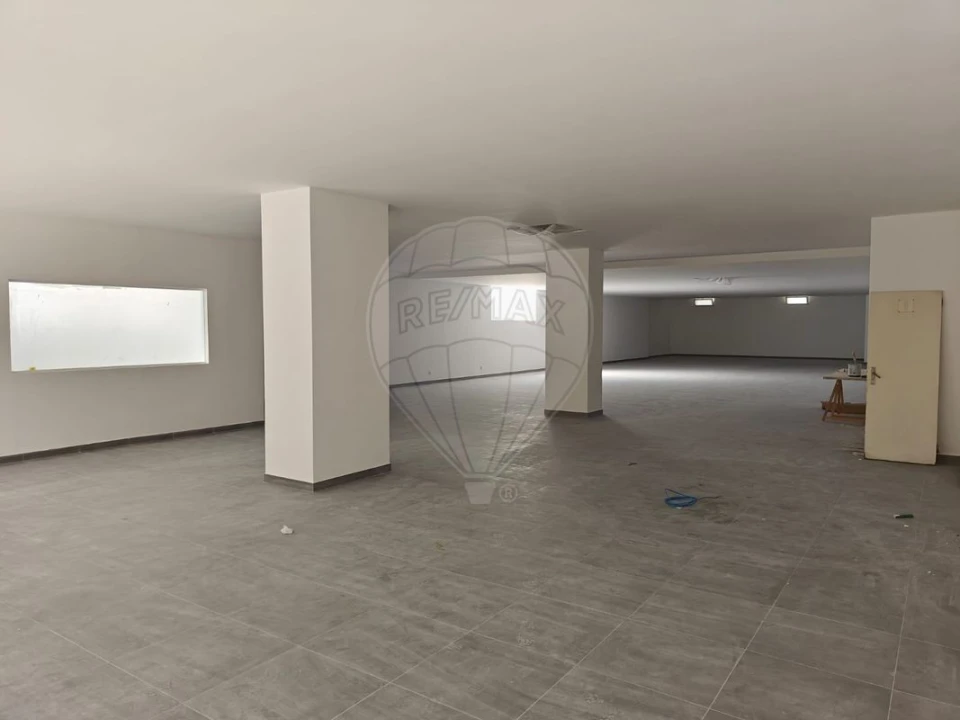 Loja para Venda em Alvalade Foto 5