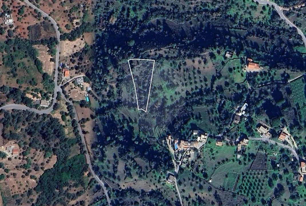 Terreno para Venda em Querença, Tôr e Benafim Foto 1