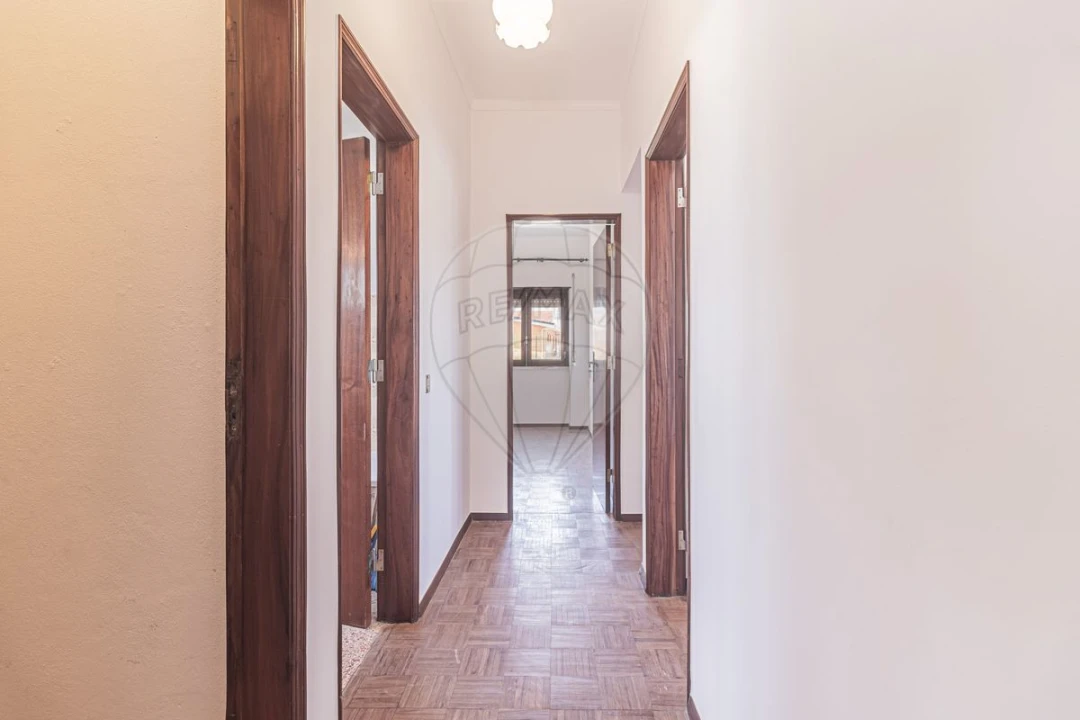 Moradia T4 para Venda em Almargem do Bispo, Pêro Pinheiro e Montelavar Foto 32