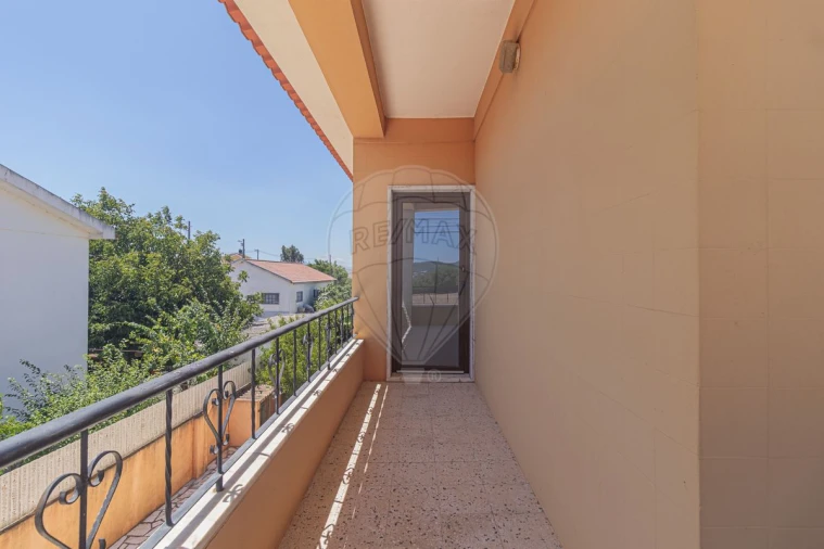 Moradia T4 para Venda em Almargem do Bispo, Pêro Pinheiro e Montelavar Foto 6