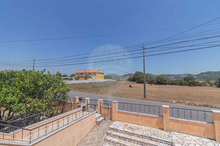 Moradia T4 para Venda em Almargem do Bispo, Pêro Pinheiro e Montelavar Foto 7