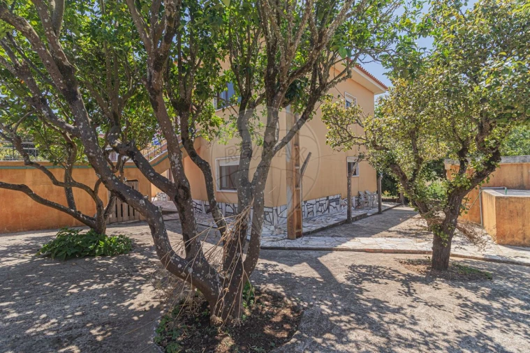 Moradia T4 para Venda em Almargem do Bispo, Pêro Pinheiro e Montelavar Foto 17