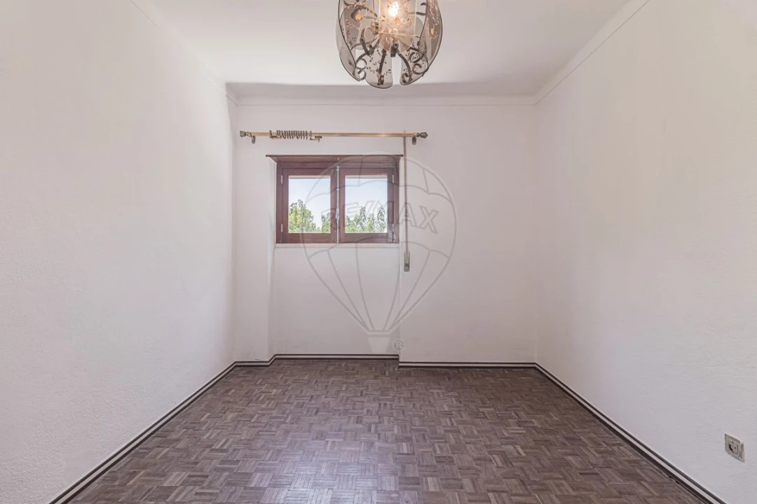 Moradia T4 para Venda em Almargem do Bispo, Pêro Pinheiro e Montelavar Foto 24