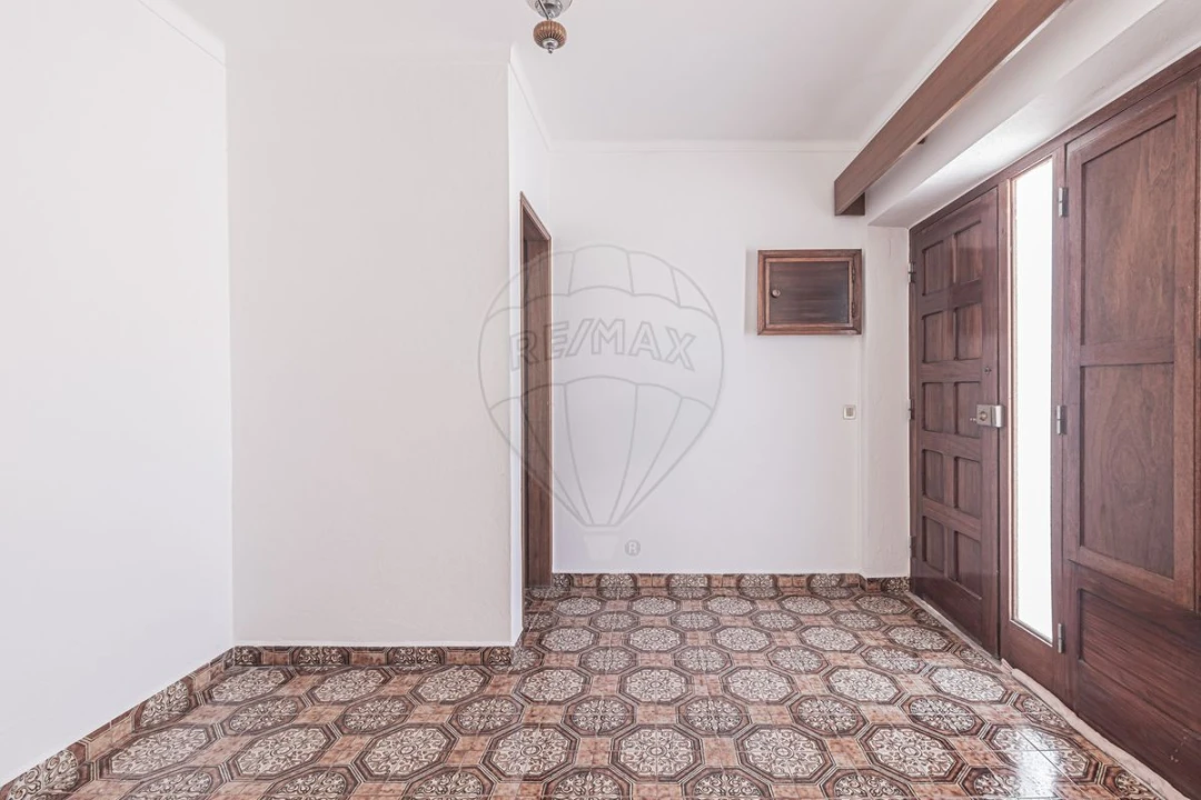 Moradia T4 para Venda em Almargem do Bispo, Pêro Pinheiro e Montelavar Foto 8