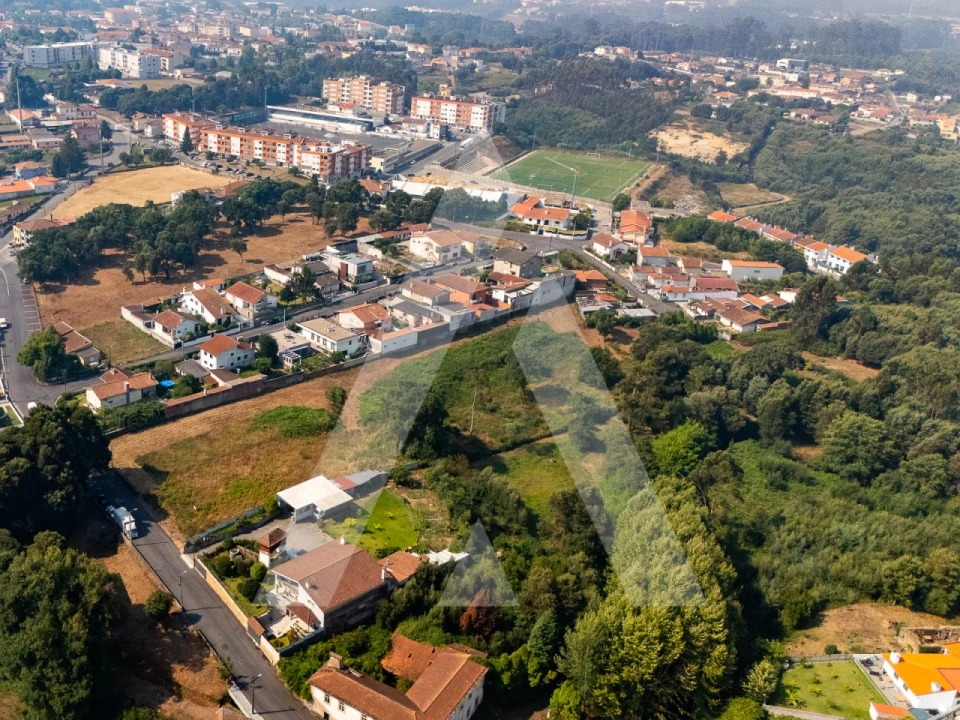 Terreno para Venda em Paços de Brandão Foto 11