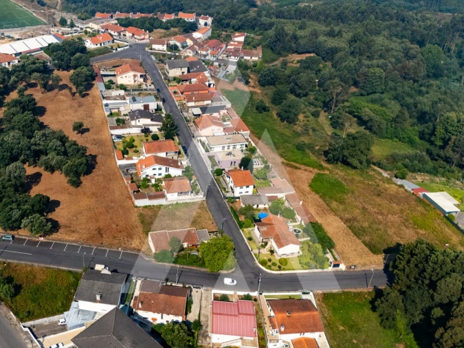 Terreno para Venda em Paços de Brandão Foto 9