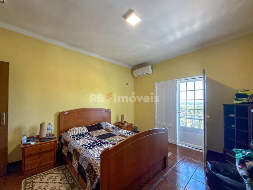 Moradia T4 para Venda em Montalvo Foto 27