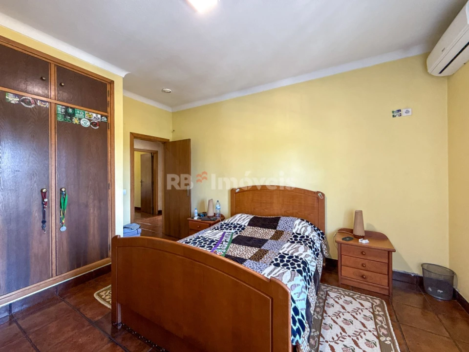 Moradia T4 para Venda em Montalvo Foto 6