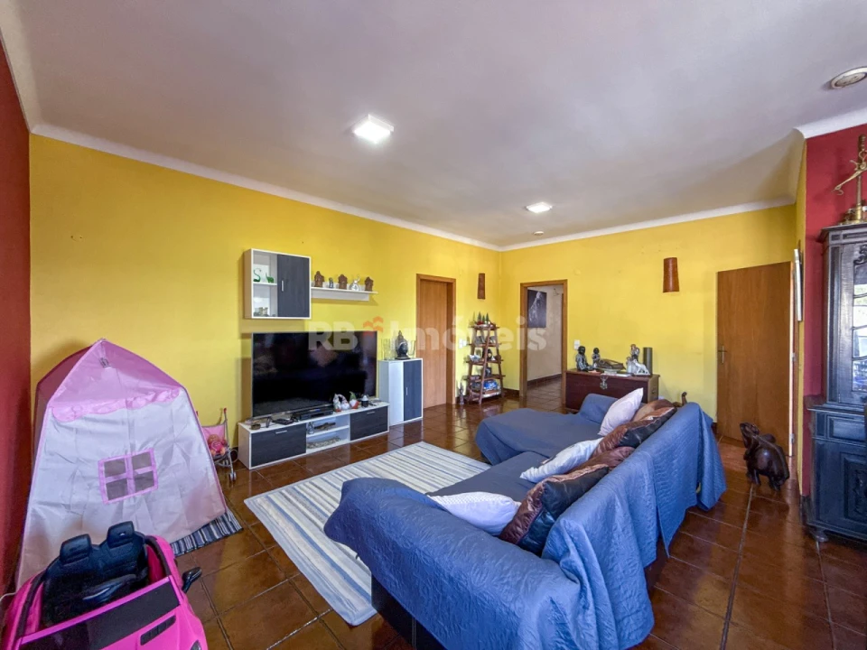 Moradia T4 para Venda em Montalvo Foto 33