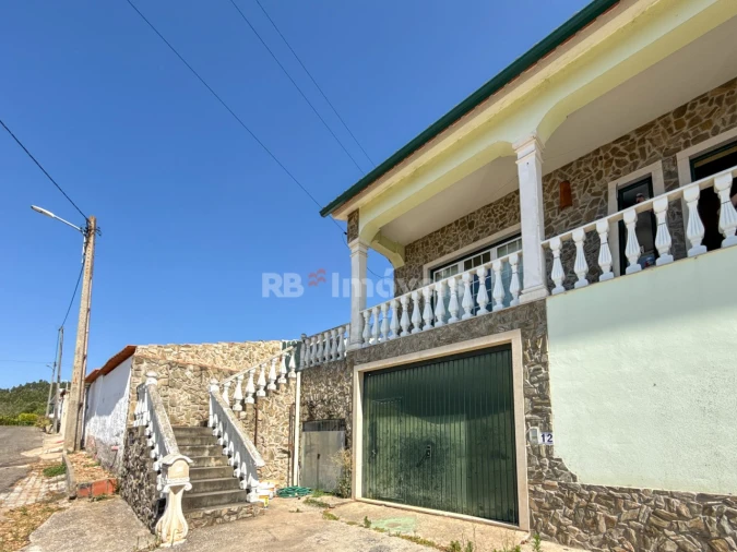 Moradia T4 para Venda em Montalvo Foto 2