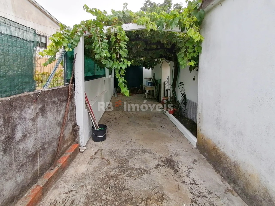 Moradia T2 para Venda em São João Baptista e Santa Maria dos Olivais Foto 5