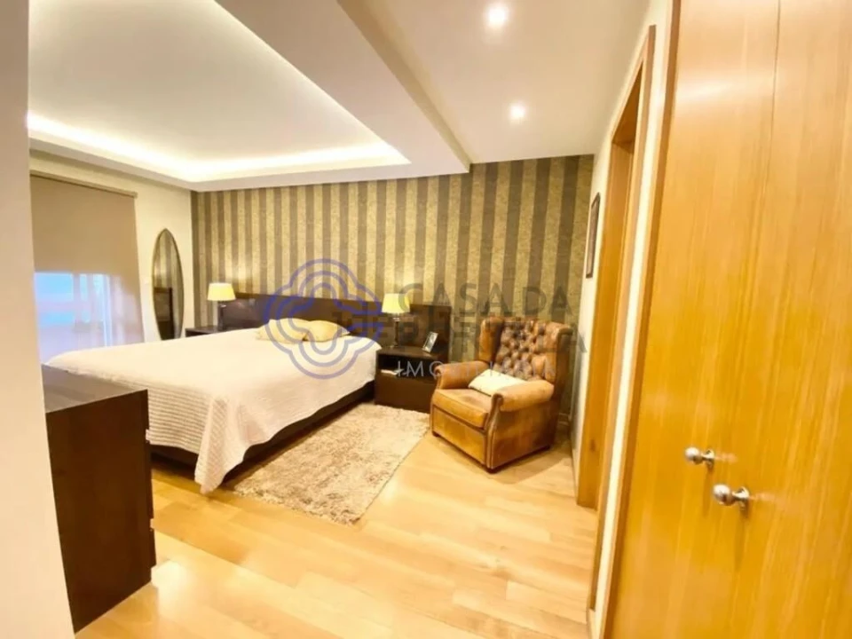 Apartamento T4 para Venda em Mafamude e Vilar do Paraíso Foto 26