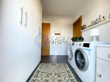 Apartamento T4 para Venda em Mafamude e Vilar do Paraíso