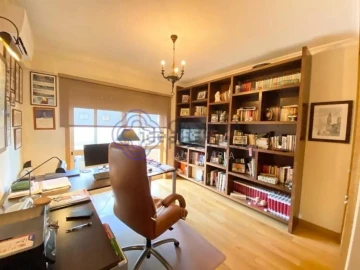Apartamento T4 para Venda em Mafamude e Vilar do Paraíso