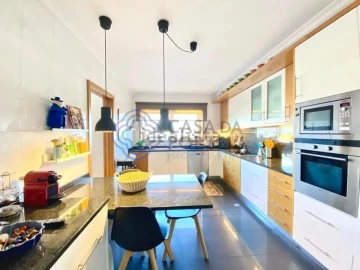 Apartamento T4 para Venda em Mafamude e Vilar do Paraíso