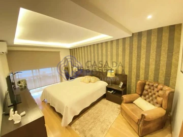 Apartamento T4 para Venda em Mafamude e Vilar do Paraíso