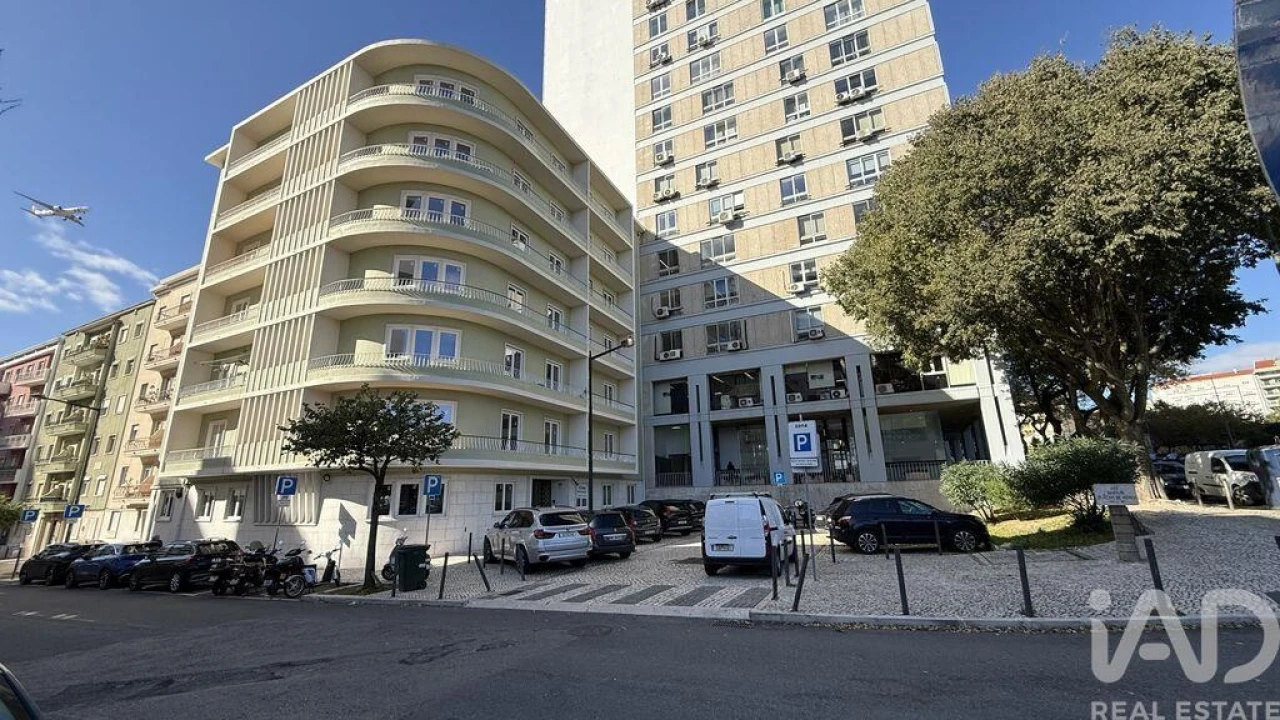 Apartamento T1 para Venda em Campolide Foto 10