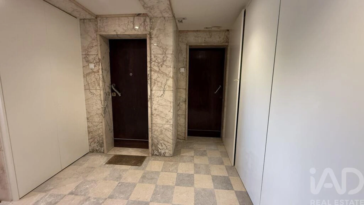 Apartamento T1 para Venda em Campolide Foto 8