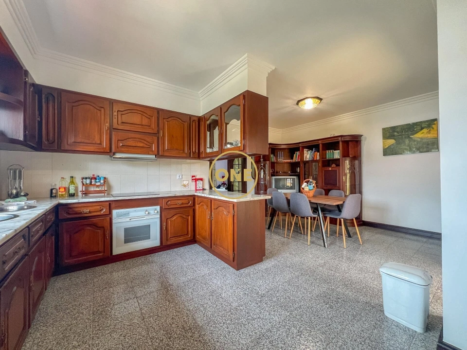 Moradia T6 para Venda em Rosto do Cão (Livramento) Foto 9