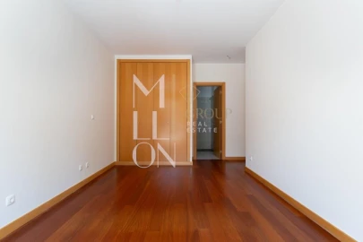 Apartamento T2 para Venda em Pedrouços