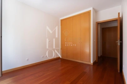 Apartamento T2 para Venda em Pedrouços