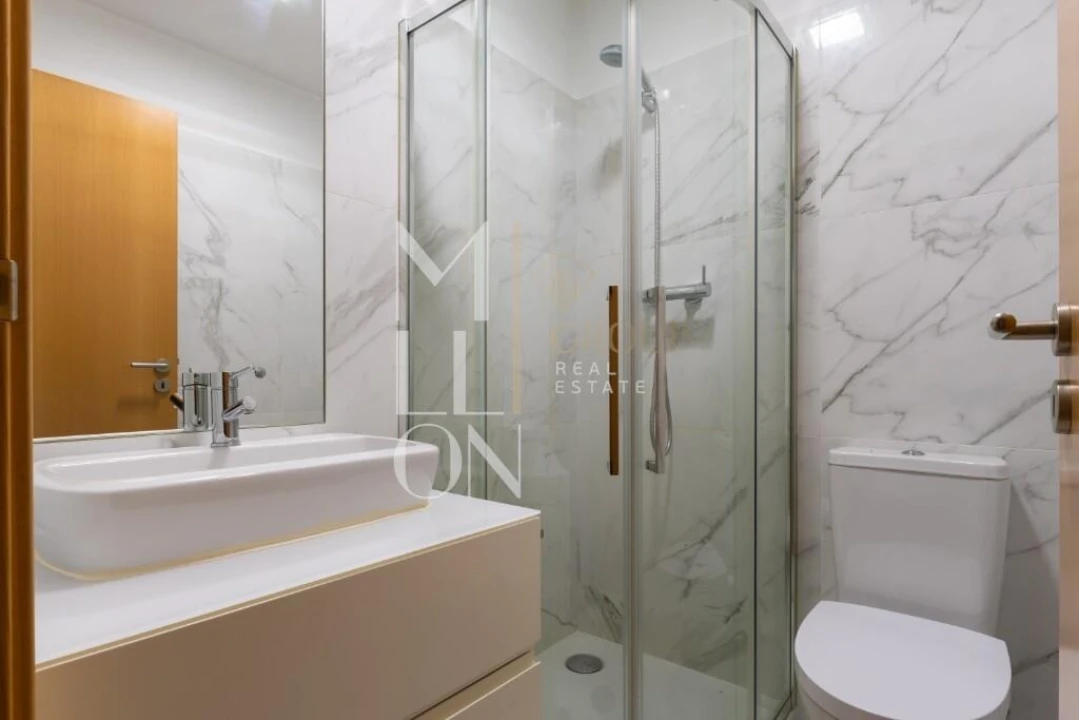 Apartamento T2 para Venda em Pedrouços Foto 13