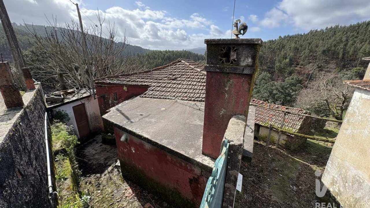 Moradia T3 para Venda em Campelo Foto 11