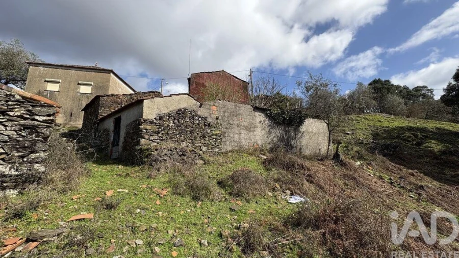 Moradia T3 para Venda em Campelo Foto 9