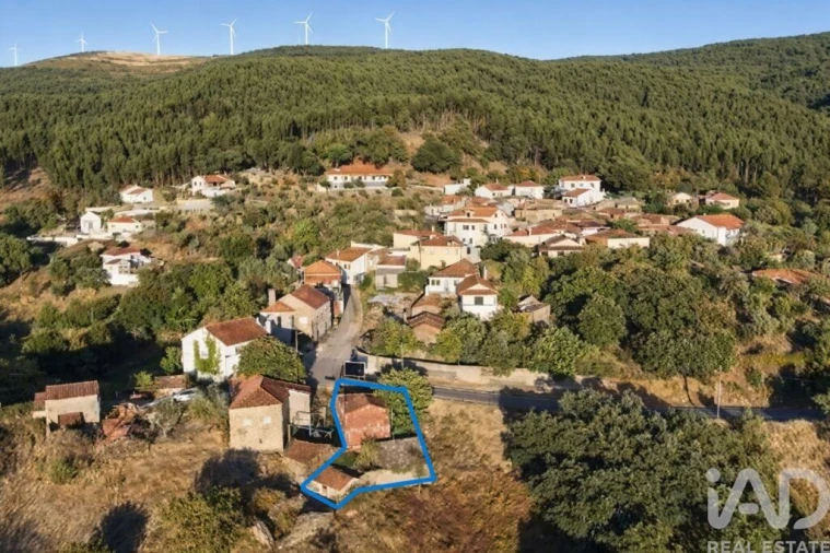 Moradia T3 para Venda em Campelo Foto 1