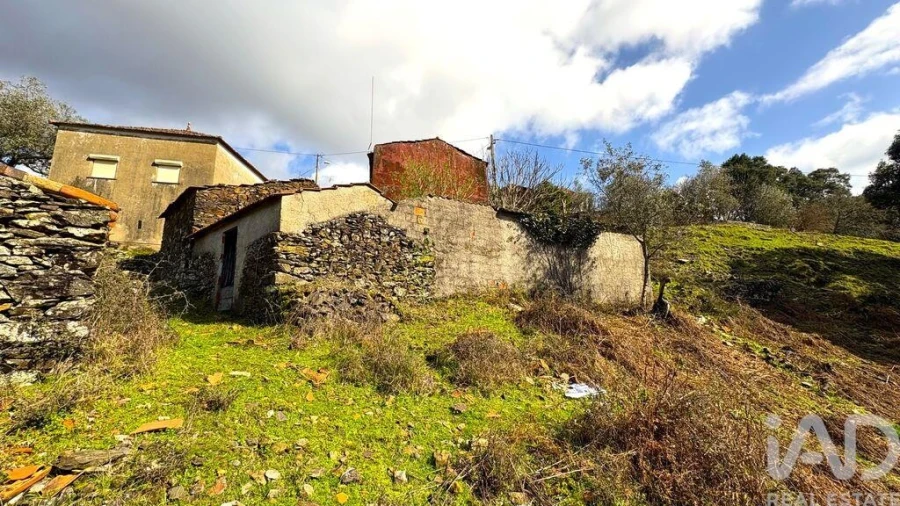 Moradia T3 para Venda em Campelo Foto 8