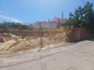 Moradia T4 para Venda em Charneca de Caparica e Sobreda