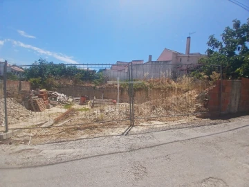 Moradia T4 para Venda em Charneca de Caparica e Sobreda