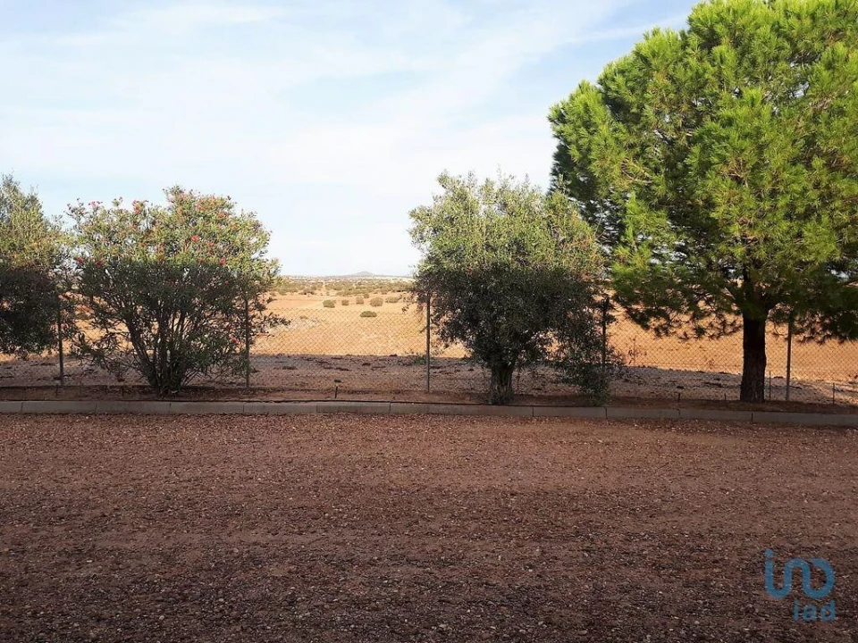 Moradia T4 para Venda em Mourão Foto 8