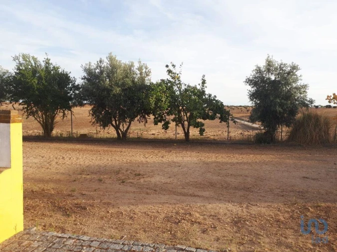 Moradia T4 para Venda em Mourão Foto 6