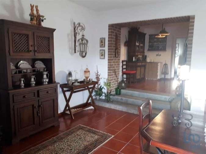 Moradia T4 para Venda em Mourão Foto 13