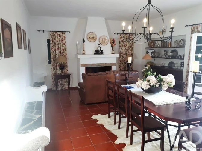 Moradia T4 para Venda em Mourão Foto 24