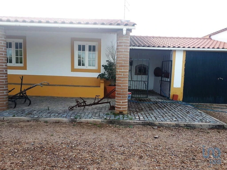 Moradia T4 para Venda em Mourão Foto 7