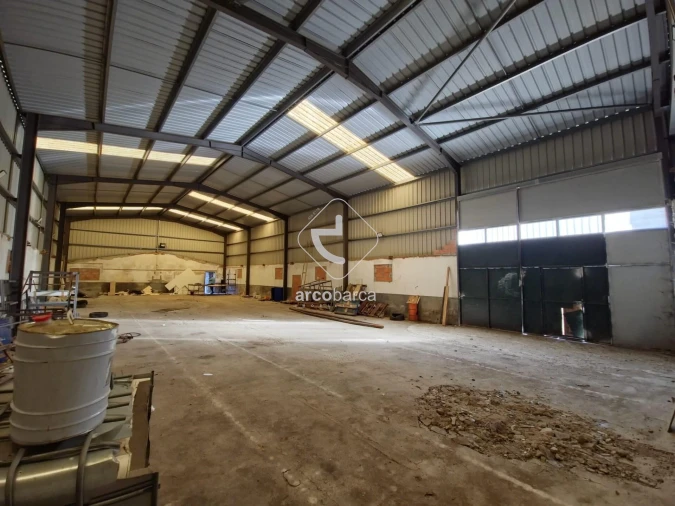 Armazém para Arrendamento em Anais