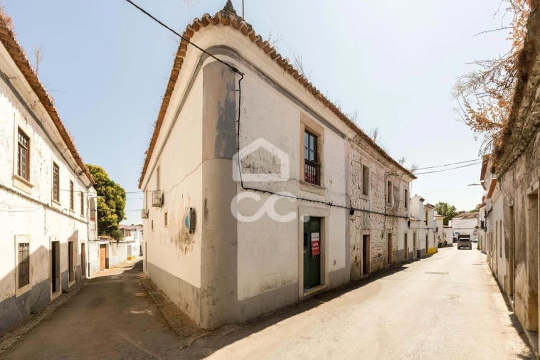 Moradia T4 para Venda em Borba (Matriz) Foto 2